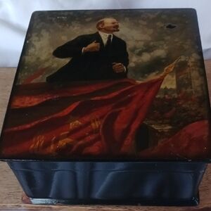 VTG Russian Black Lacquer Box Vladimir Lenin store your trinkets or Spy papers